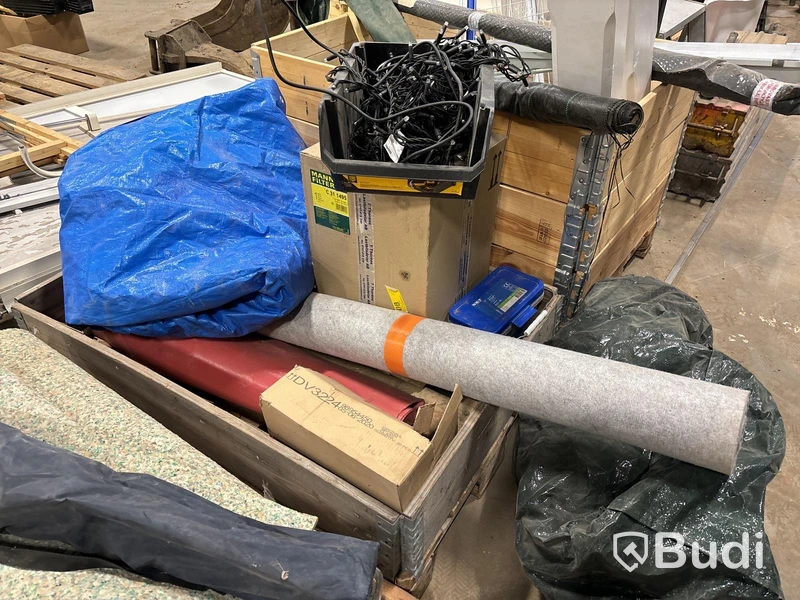 Byggmaterial, verktyg och maskiner.