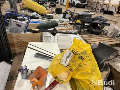 Byggmaterial, verktyg och maskiner.