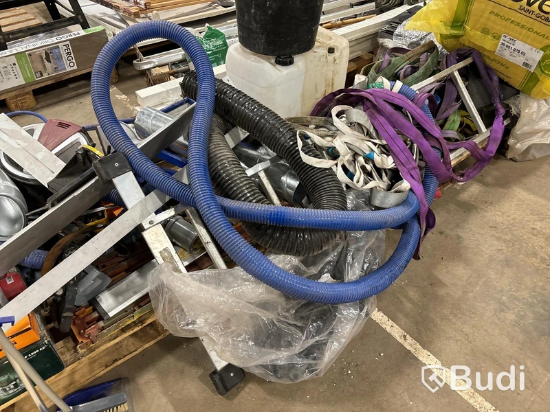 Byggmaterial, verktyg och maskiner.