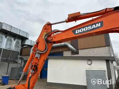 Hjulgrävare Doosan DX55W -2015 med tiltrotator, skopor & tjälkrok.