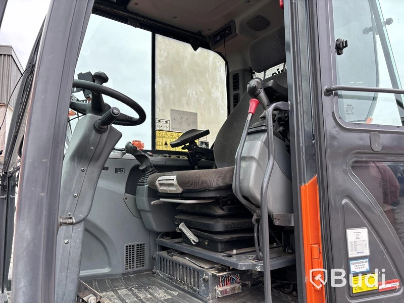 Hjulgrävare Doosan DX55W -2015 med tiltrotator, skopor & tjälkrok.