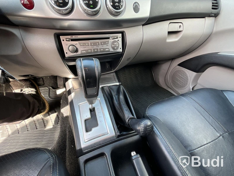 Personbil MITSUBISHI L200 2.5 Di-D 178hk -2012