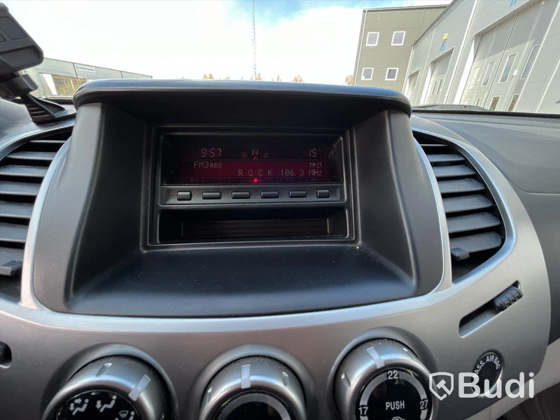 Personbil MITSUBISHI L200 2.5 Di-D 178hk -2012