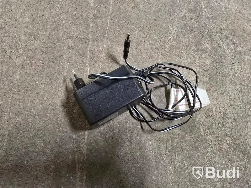 Låda med div elektronik & IT-utrustning