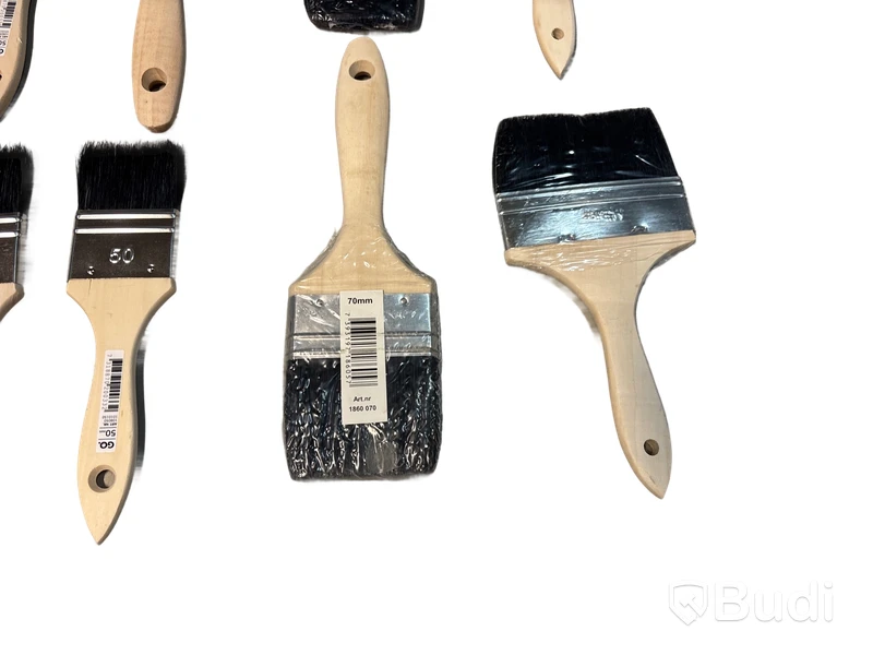 Parti med träpenslar, blandade märken och modeller