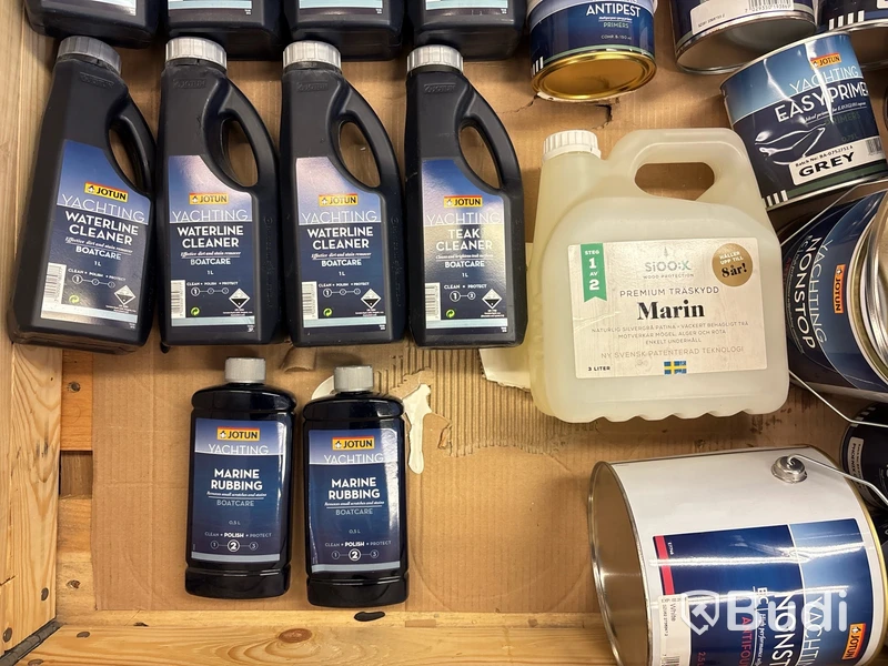 Parti med diverse för yttre båtunderhåll, Jotun, olika färger och produkter
