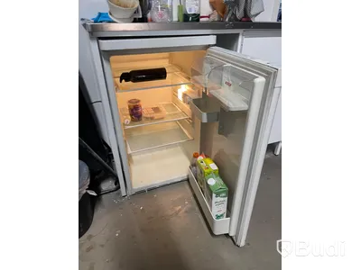 Kylskåp BOSH och Microvågsugn MATSUI