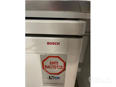 Kylskåp BOSH och Microvågsugn MATSUI