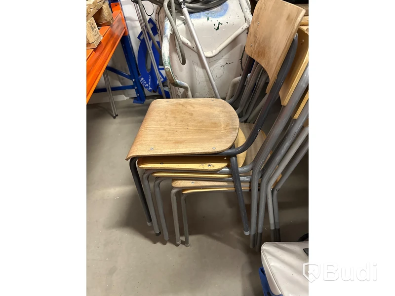 Parti med stolar och fällbord