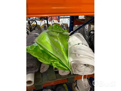 Parti med täckplast och papper