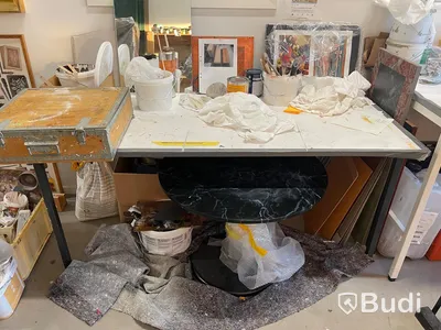 3 st målar bord och 2 st kontorsstolar