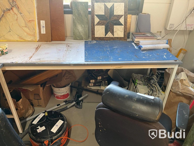 3 st målar bord och 2 st kontorsstolar