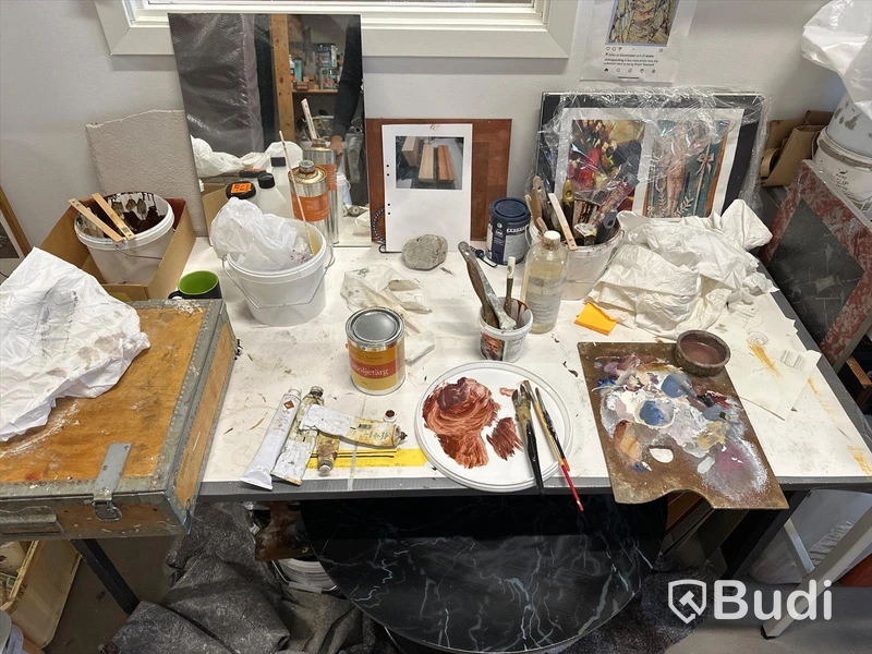 3 st målar bord och 2 st kontorsstolar