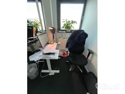 Kontorsmöbler Obs! Se beskrivning för vad som ingår i utropet
