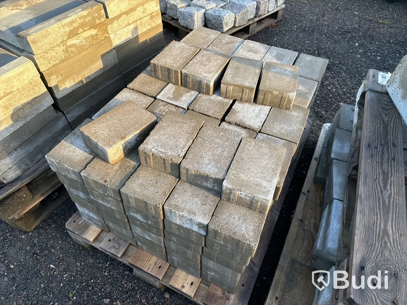 Ca. 15 st. pall med olika marksten