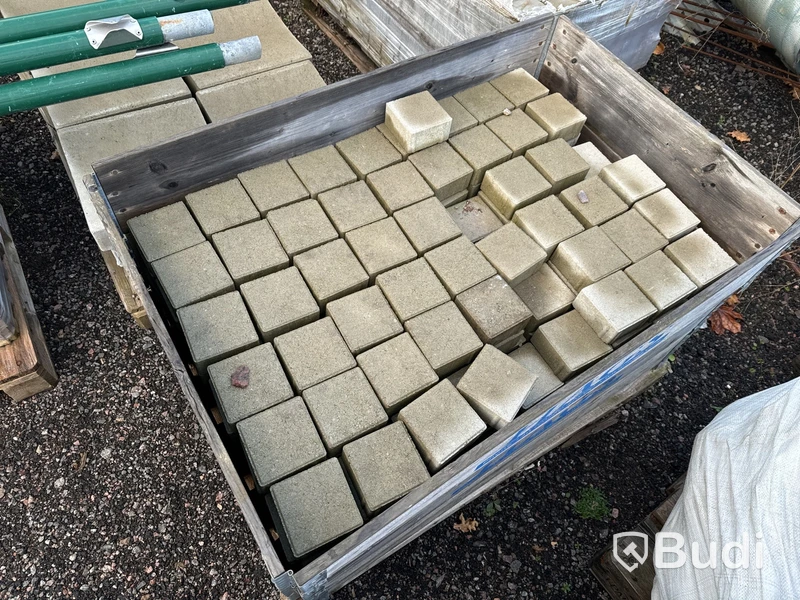 8 st. pall med diverse marksten