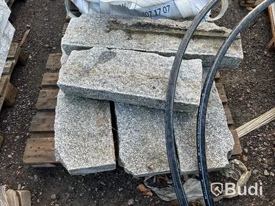 Ca 15 st. pall med kantsten