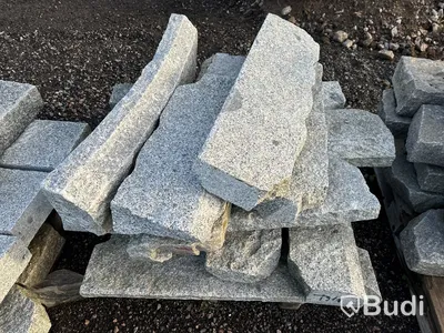 Ca 15 st. pall med kantsten