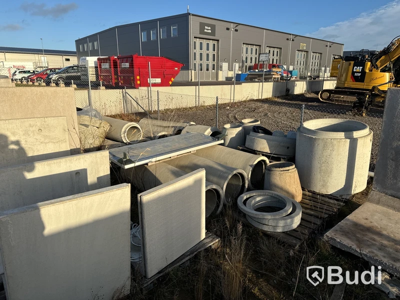 Stort parti med diverse betongfundament