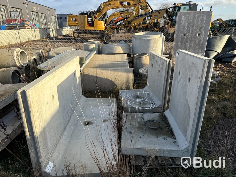 Stort parti med diverse betongfundament