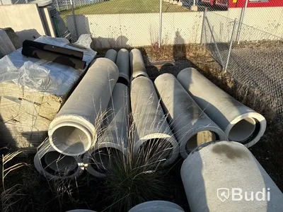 Stort parti med diverse betongfundament