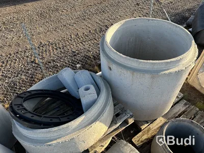 Stort parti med diverse betongfundament