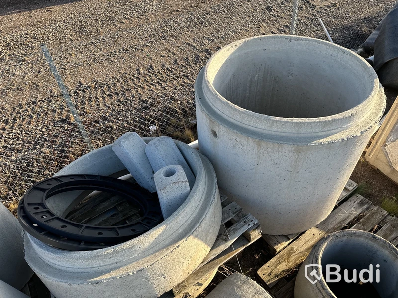 Stort parti med diverse betongfundament
