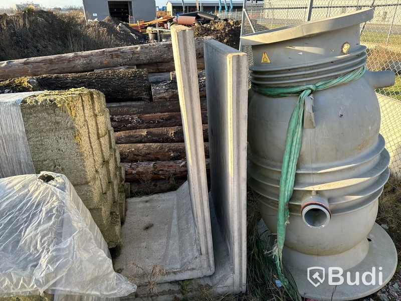 Stort parti med diverse betongfundament