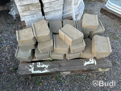 Stort restlager med marksten ca. 20 st. pall