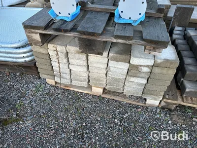 Stort restlager med marksten ca. 20 st. pall