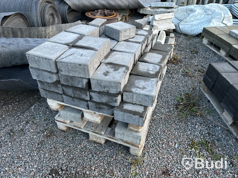 Stort restlager med marksten ca. 20 st. pall