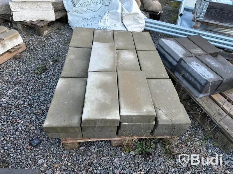 Stort restlager med marksten ca. 20 st. pall