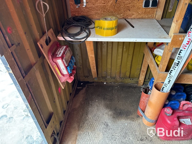 Redskapscontainer inklusive innehåll
