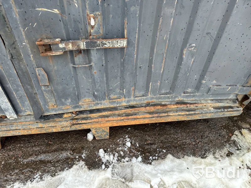 Redskapscontainer inklusive innehåll