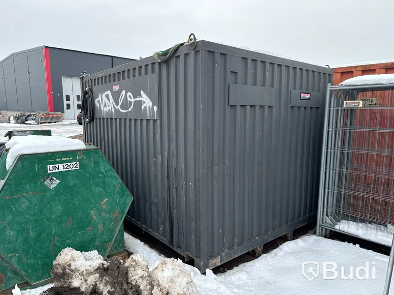 Redskapscontainer inklusive innehåll