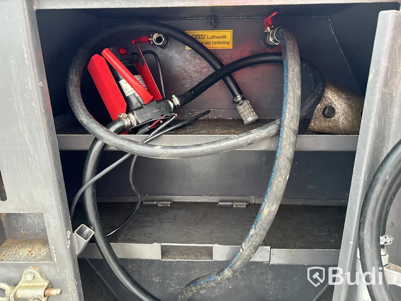 Bränsletank 2000 liter