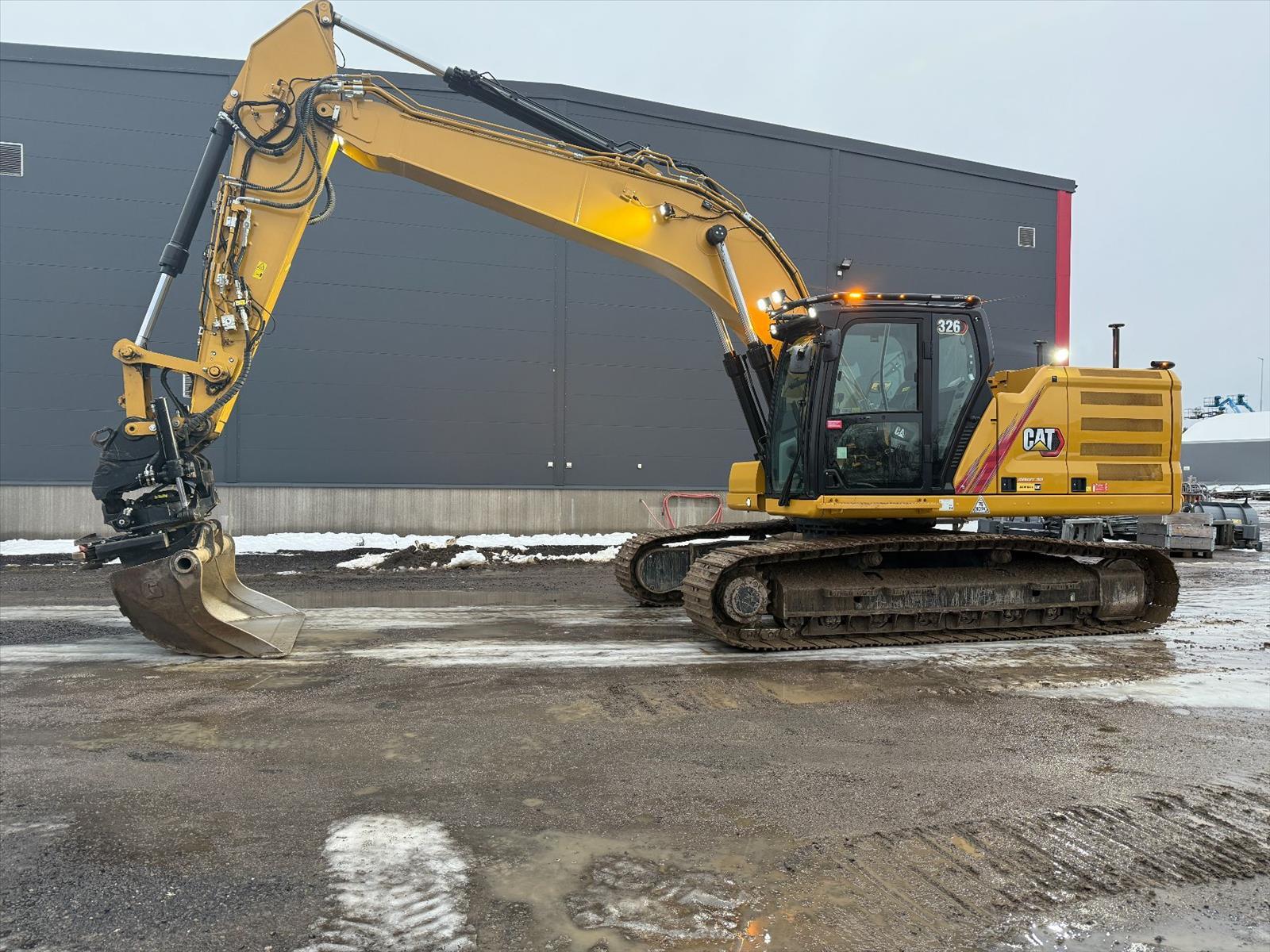 Grävmaskin CAT 326 -2021 Fullutrustad med reparationsavtal | Makin 3D | Inkl. redskap