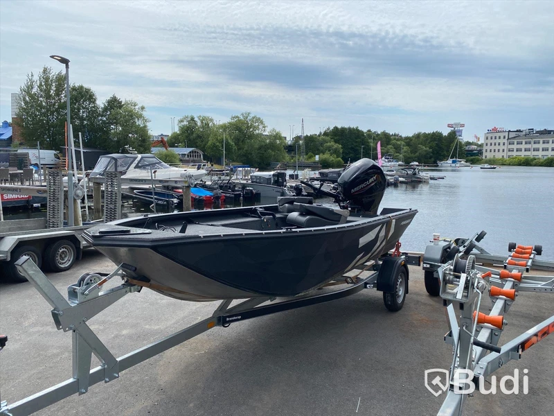 Powerboat 420 Tiller med motor Mercury F40, inklusive trailer
