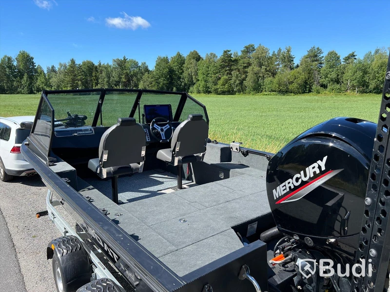 Powerboat 520 DC med motor Merucury F150, inklusive trailer 22200X TB ASR 1990KG