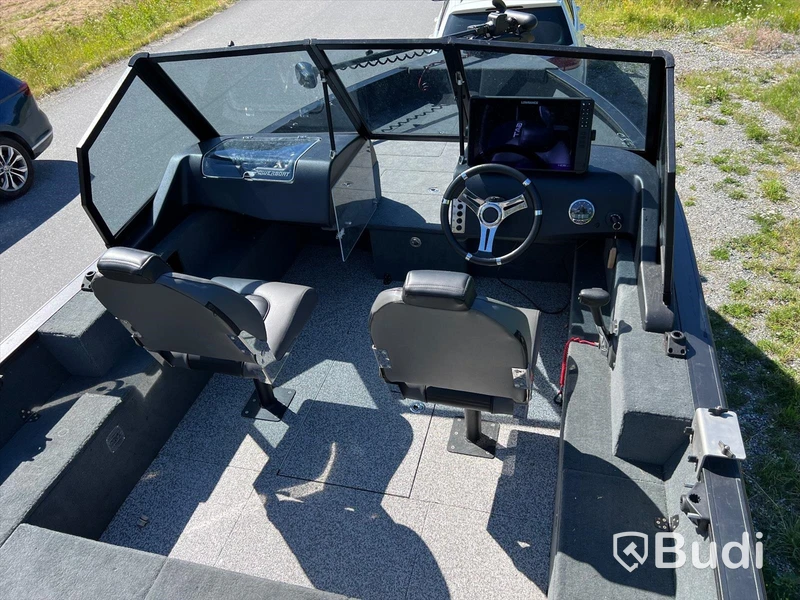 Powerboat 520 DC med motor Merucury F150, inklusive trailer 22200X TB ASR 1990KG