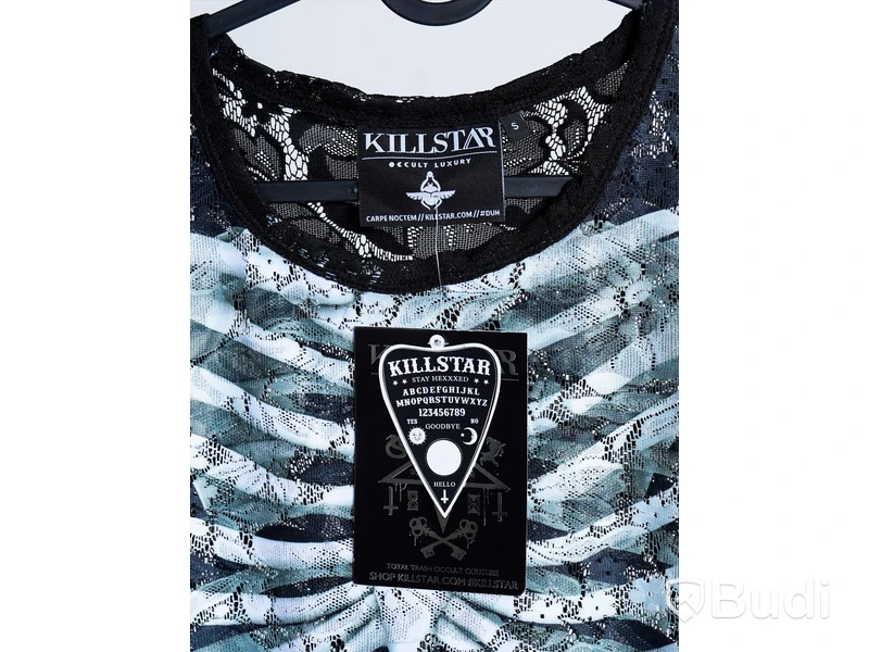 1 st NY maxiklänning, ärmlös - Killstar, stl S, svart spets m. tryck, totalt ord. pris ink. moms ca: 649 kr