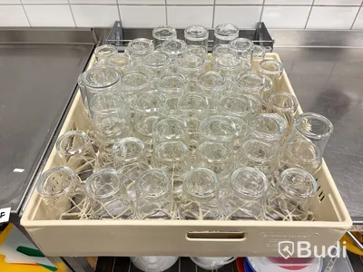 Kantiner, skärbrädor, glas, kaffekoppar, knivar etc.