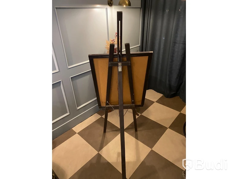 Staffli med griffeltavla, Tavlans storlek 76x56cm