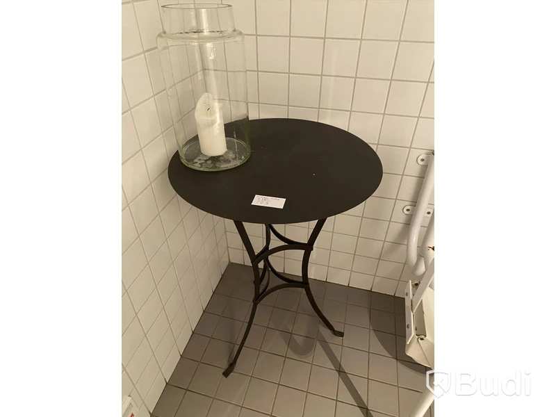 Runt bord i metall, 55cm i diameter, 77cm högt