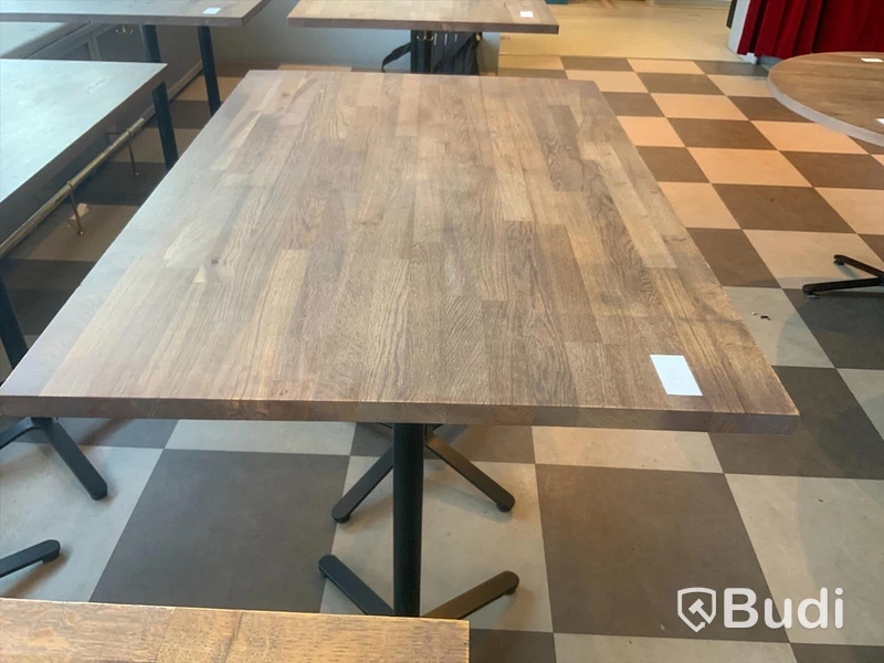Cafebord barhöjd , 1200x800, höjd 900mm inköpta för 3791 SEK/st med klädkrokar