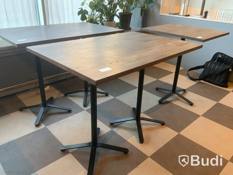 Cafebord barhöjd , 1200x800, höjd 900mm inköpta för 3791 SEK/st med klädkrokar