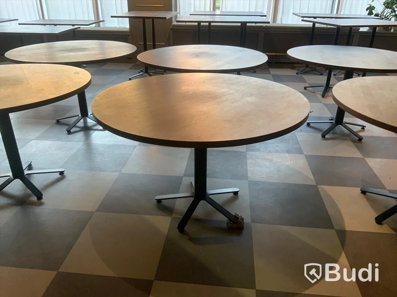Cafebord rund , 1200 i diameter, höjd 750mm Inköpt för 5125 SEK/st