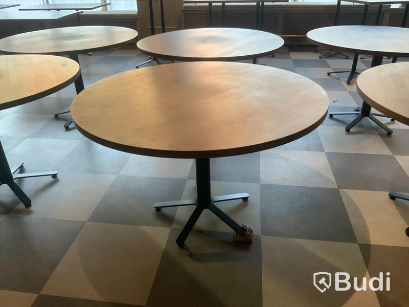Cafebord rund , 1200 i diameter, höjd 750mm Inköpt för 5125 SEK/st