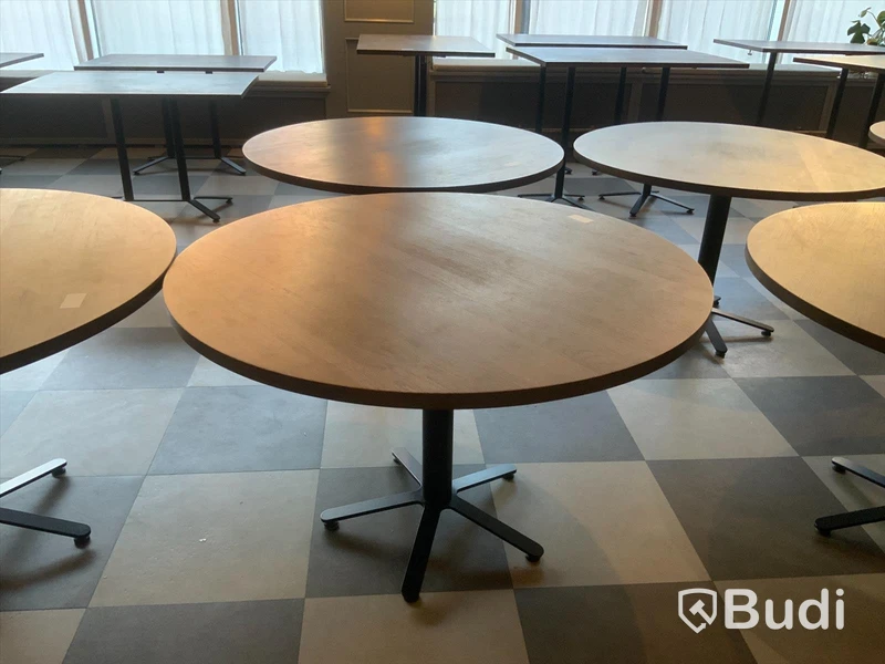 Cafebord rund , 1200 i diameter, höjd 750mm Inköpt för 5125 SEK/st
