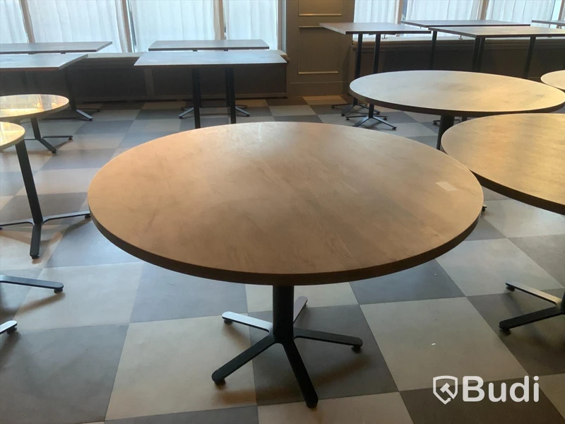 Cafebord rund , 1200 i diameter, höjd 750mm Inköpt för 5125 SEK/st